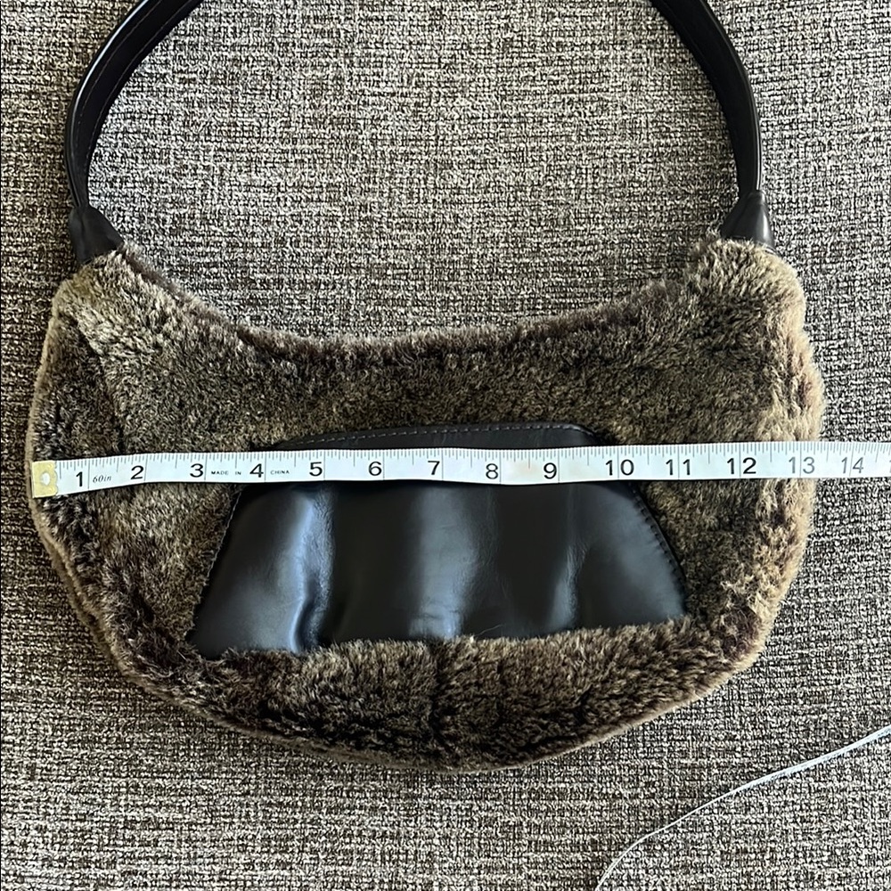 Overland Shoulder Bag - Picture 8 of 10